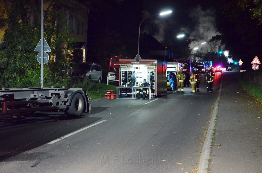 VU Tanklastzug umgestuerzt Huerth Industriestr P151.JPG